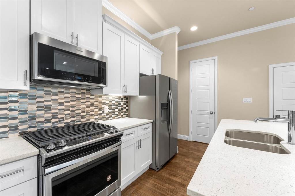 2952 Sheridan Drive - Photo 39