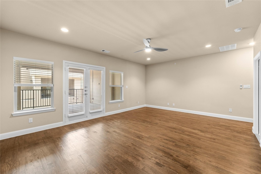 2952 Sheridan Drive - Photo 5
