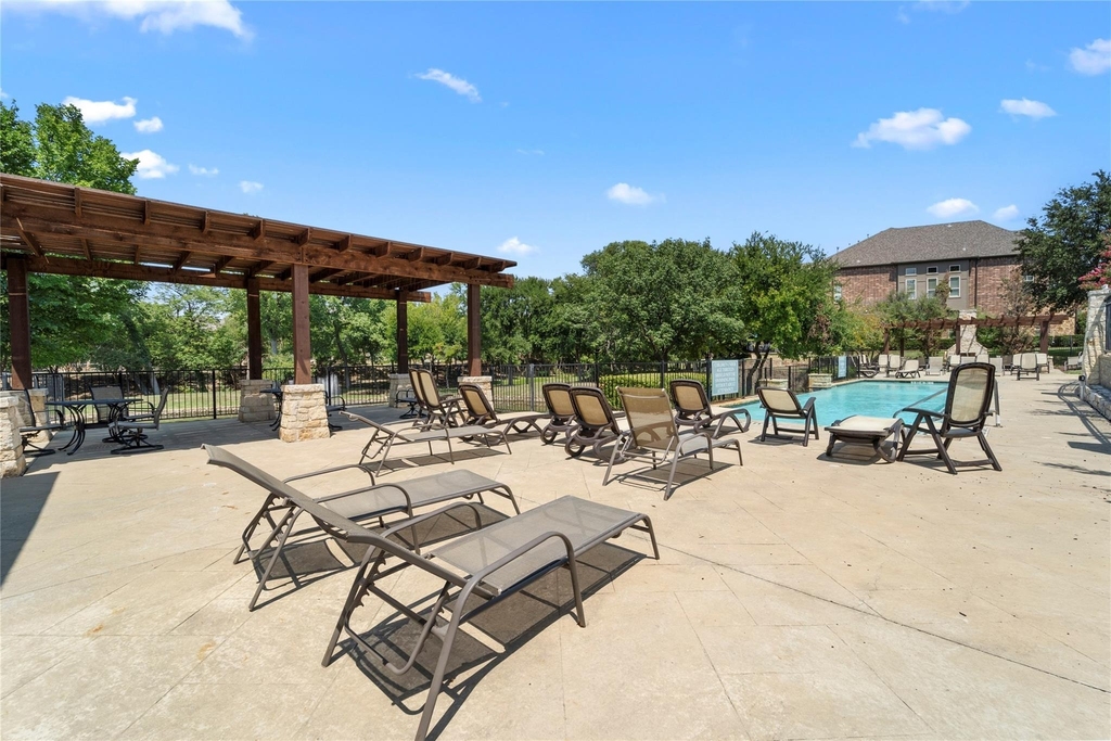 2952 Sheridan Drive - Photo 4