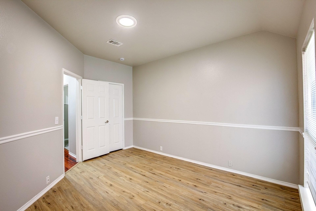 4637 Parkmount Drive - Photo 35