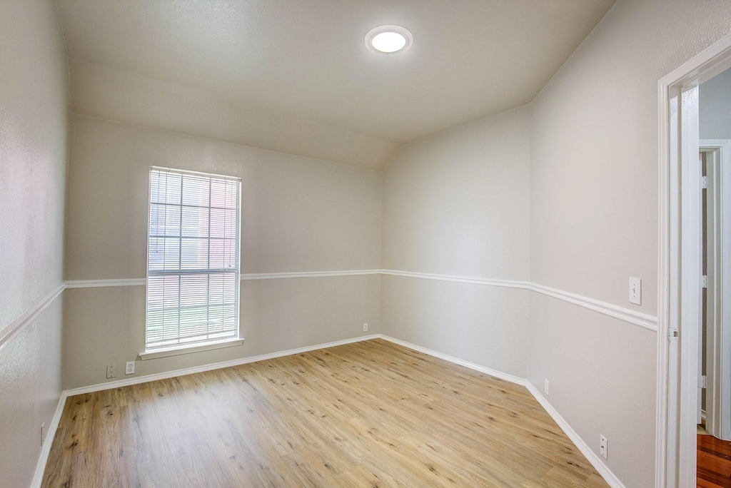4637 Parkmount Drive - Photo 34