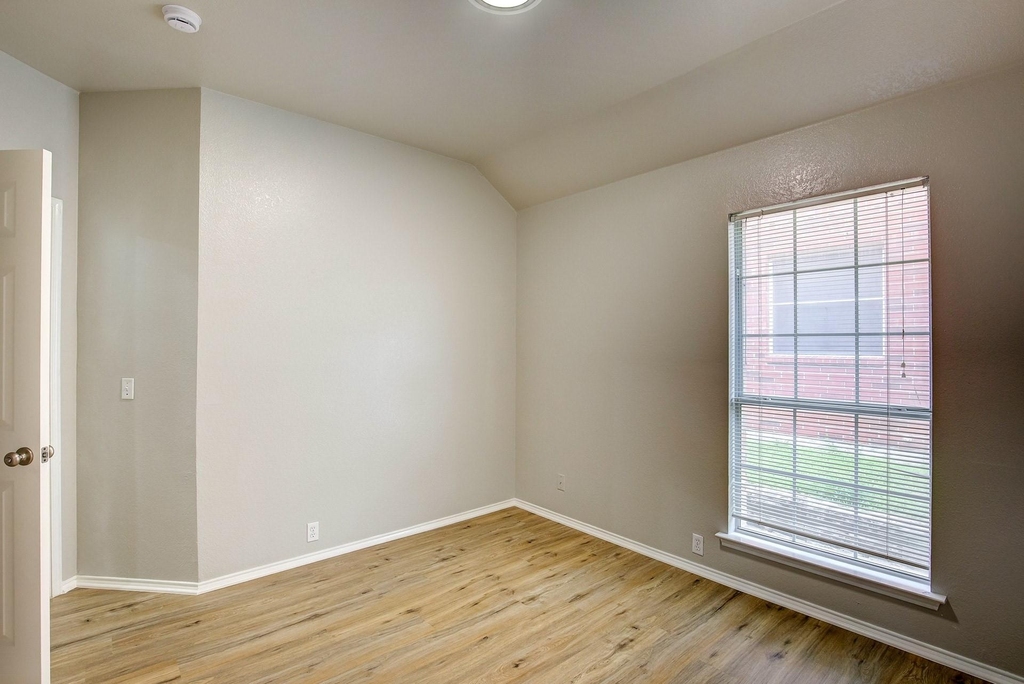 4637 Parkmount Drive - Photo 28