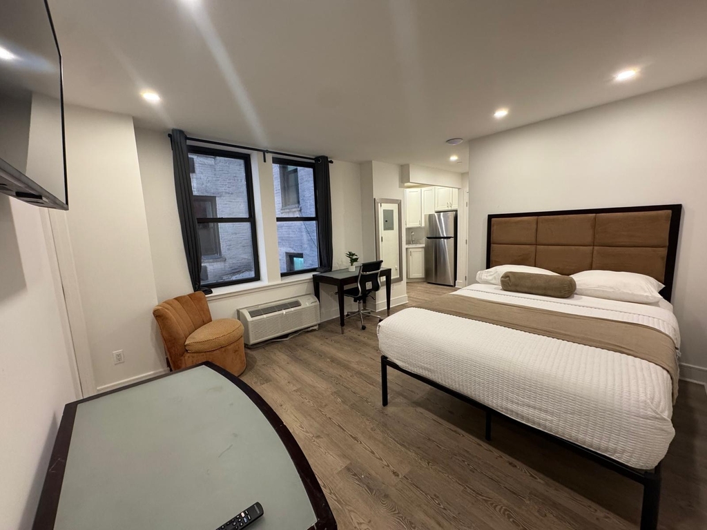 West 81st Street - Photo 7