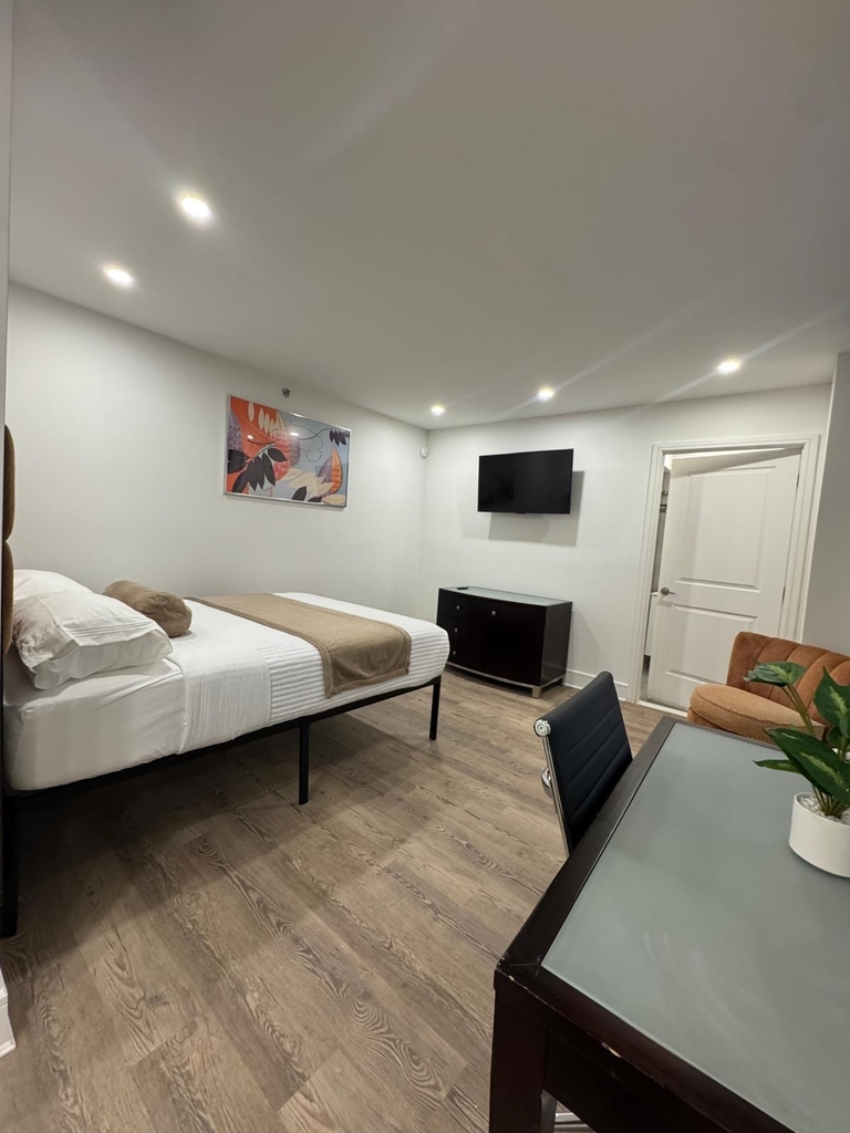 West 81st Street - Photo 9