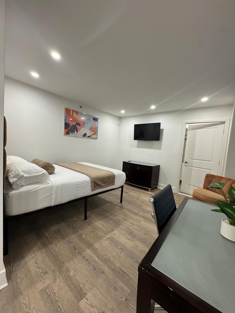 West 81st Street - Photo 11