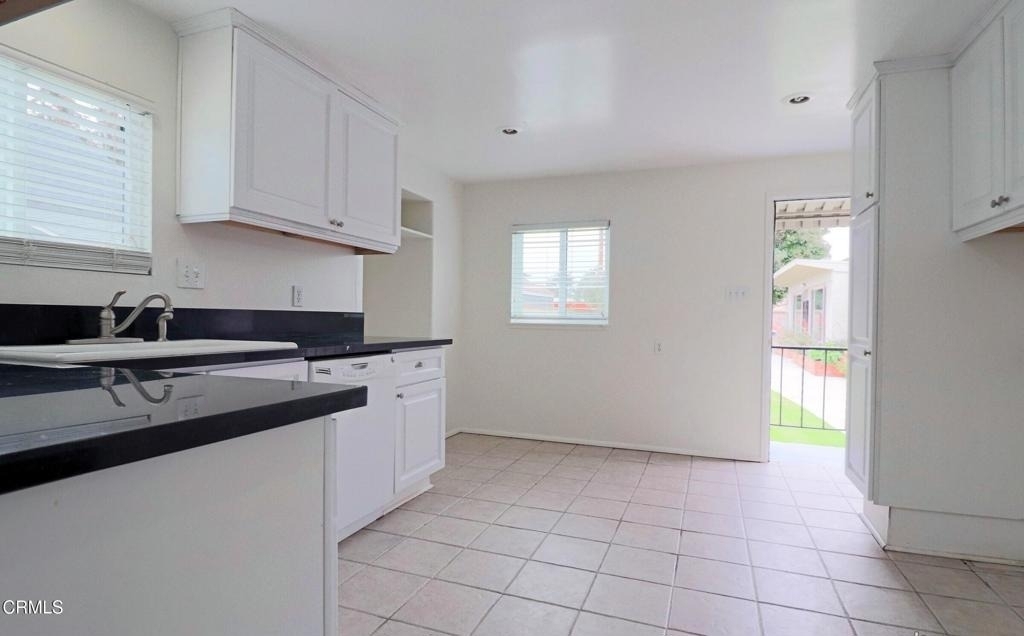 625 Palm Drive - Photo 4