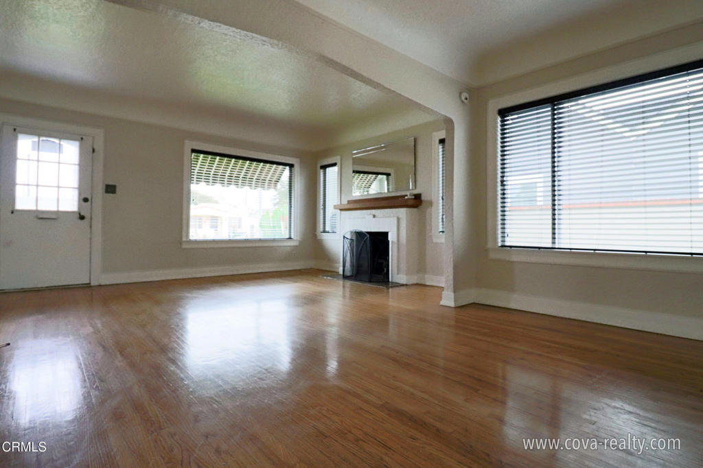 625 Palm Drive - Photo 2