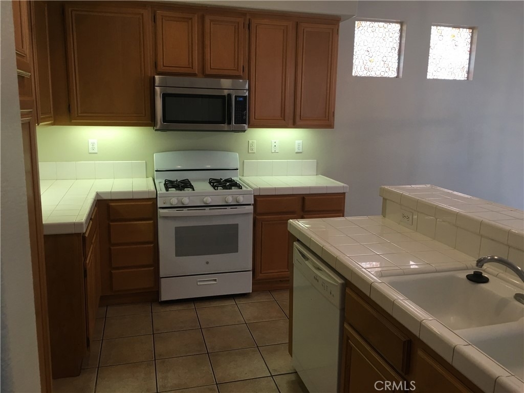 12833 Sunrose Court - Photo 3