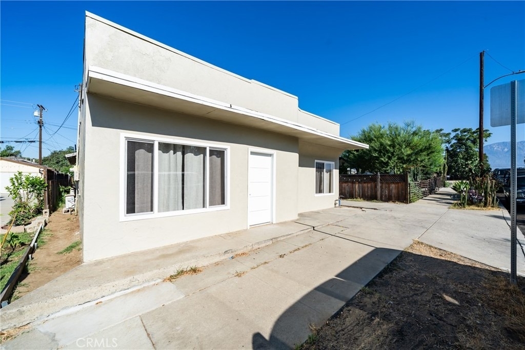 902 S Hope - Photo 1