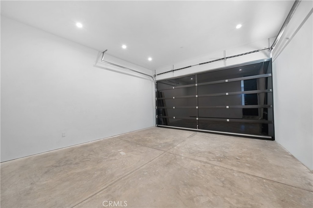 12507 Miranda - Photo 32