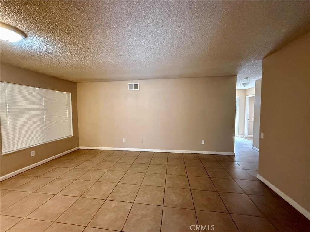724 E Avenue J4 - Photo 4