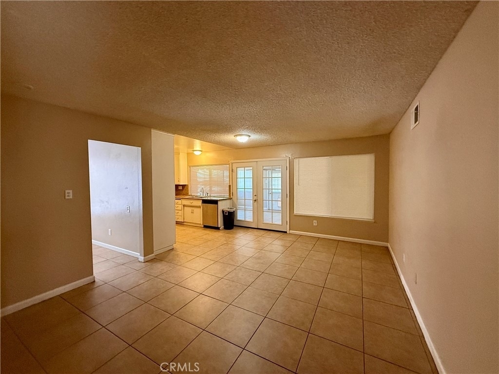 724 E Avenue J4 - Photo 5