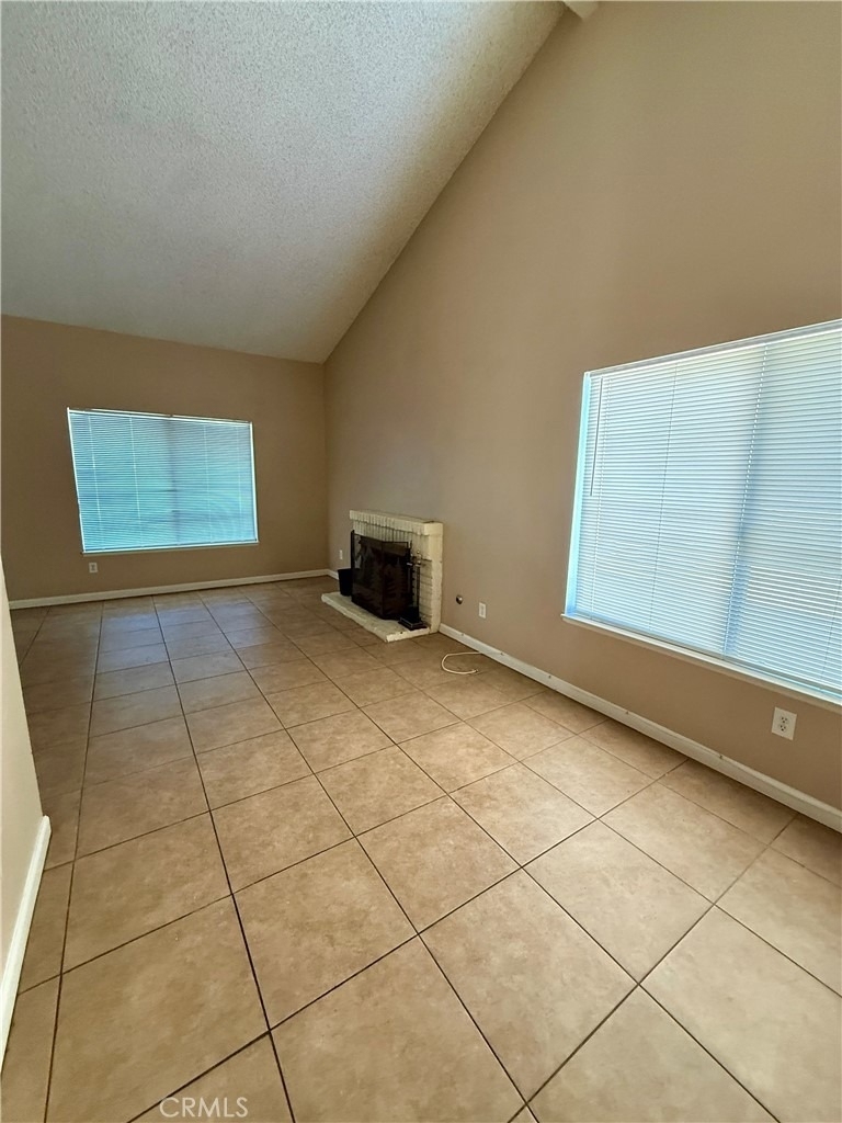 724 E Avenue J4 - Photo 3