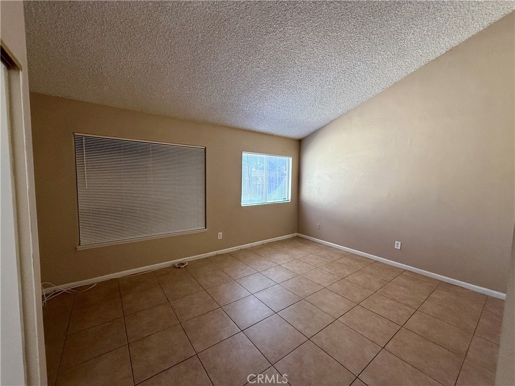724 E Avenue J4 - Photo 8