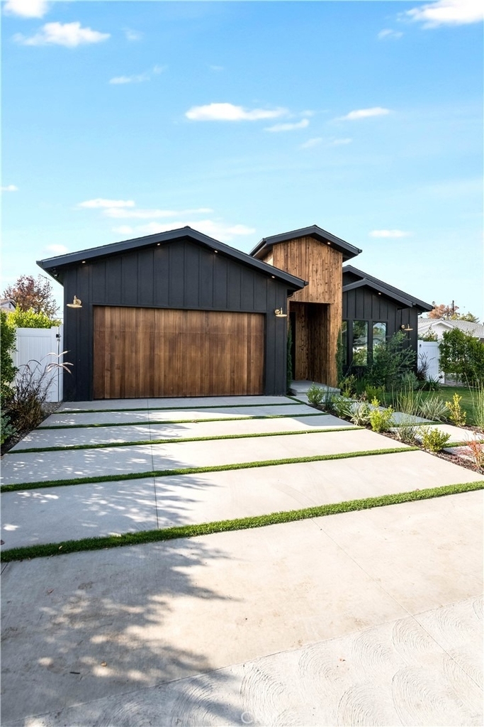 5323 Allott Avenue - Photo 2