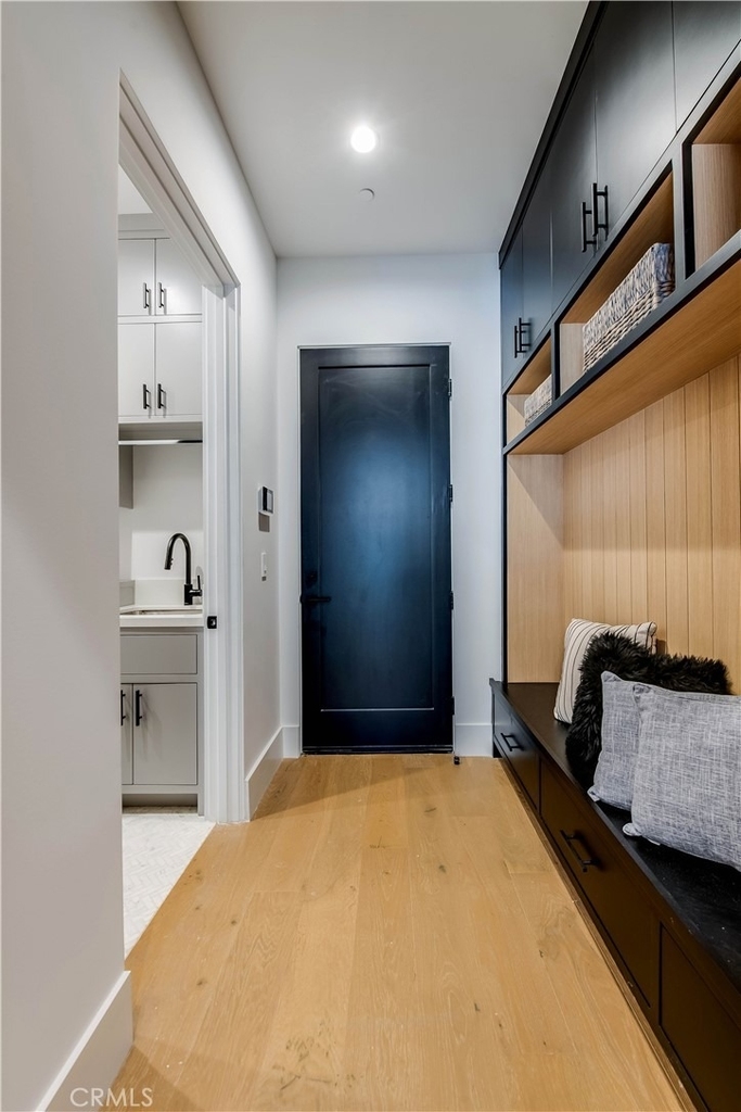 5323 Allott Avenue - Photo 43