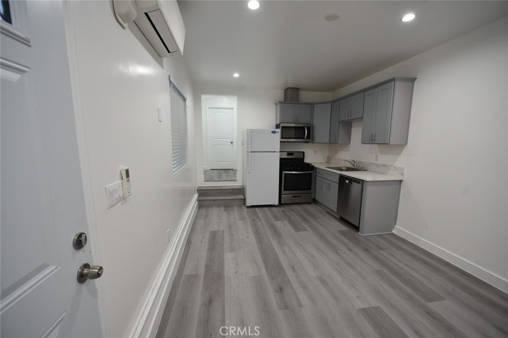 7260 Yolanda Avenue - Photo 3