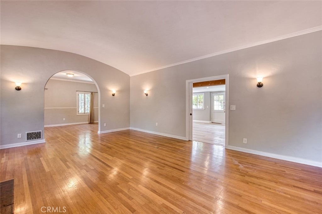 1096 Armada Drive - Photo 4