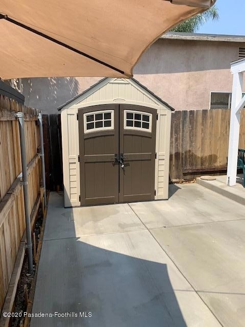 10528 Langmuir Avenue - Photo 3