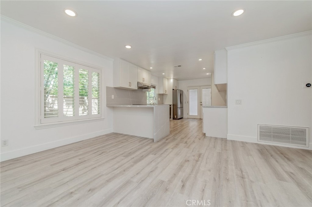 38 Cresthaven - Photo 4