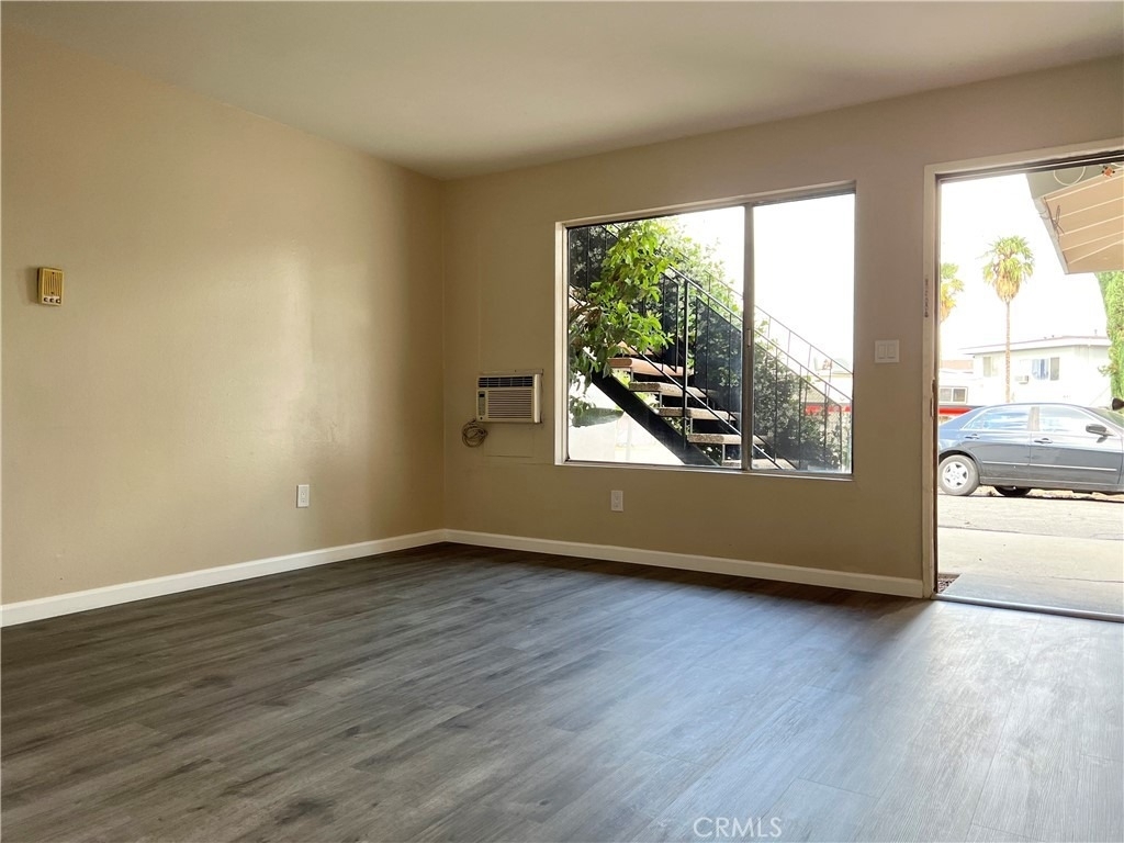 640 Ward Street - Photo 1