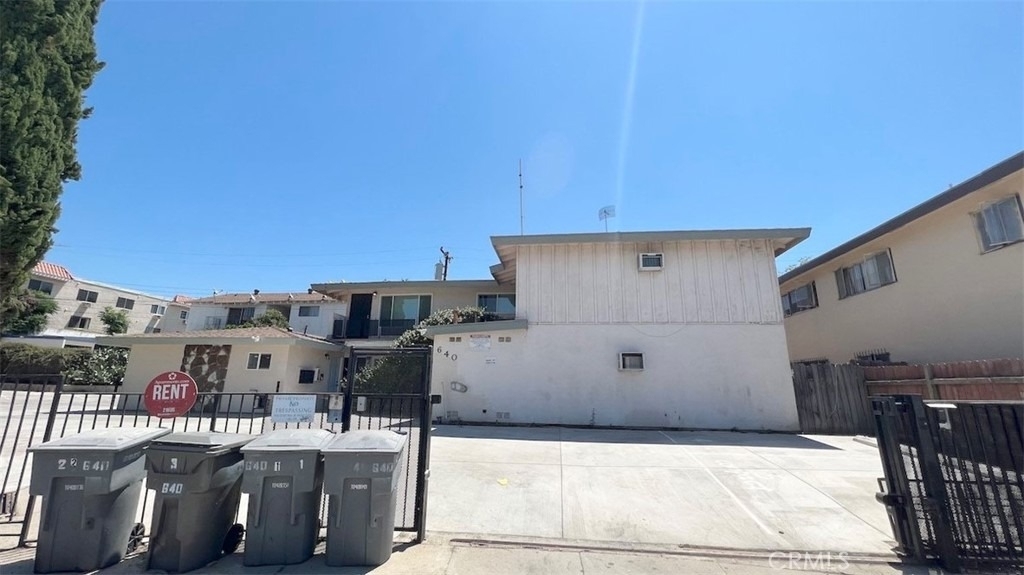 640 Ward Street - Photo 8
