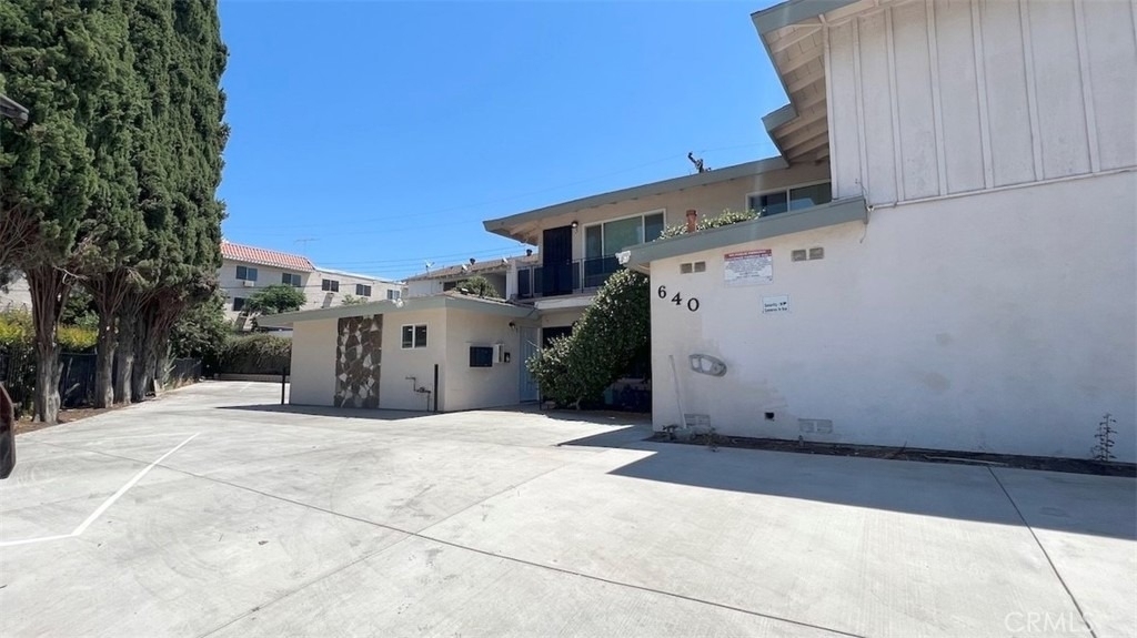 640 Ward Street - Photo 7