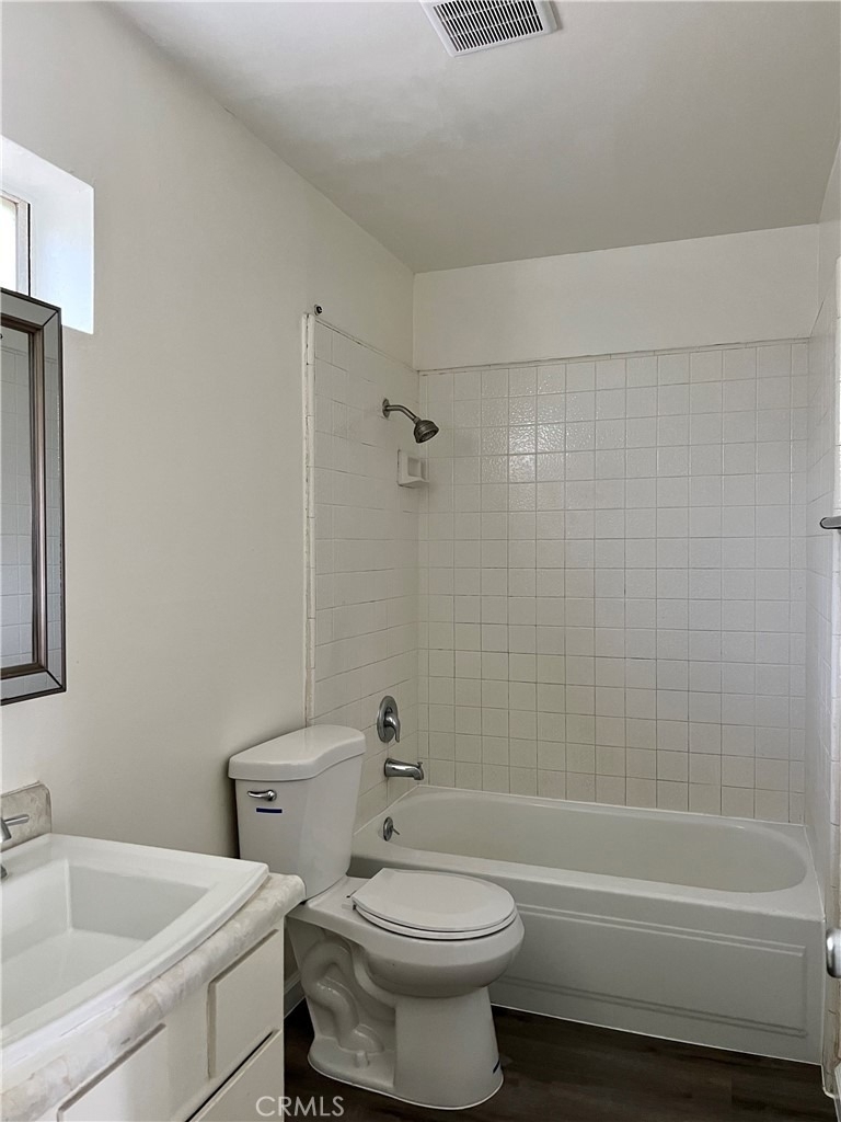 640 Ward Street - Photo 5