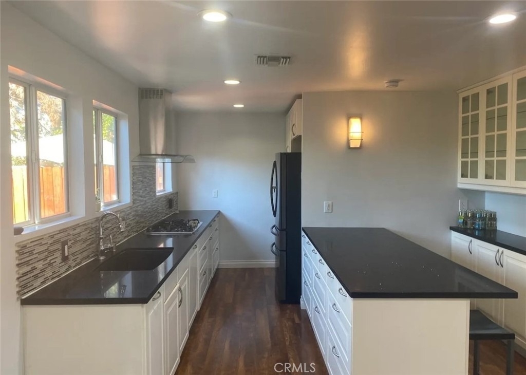 4637 Corliss Street - Photo 1