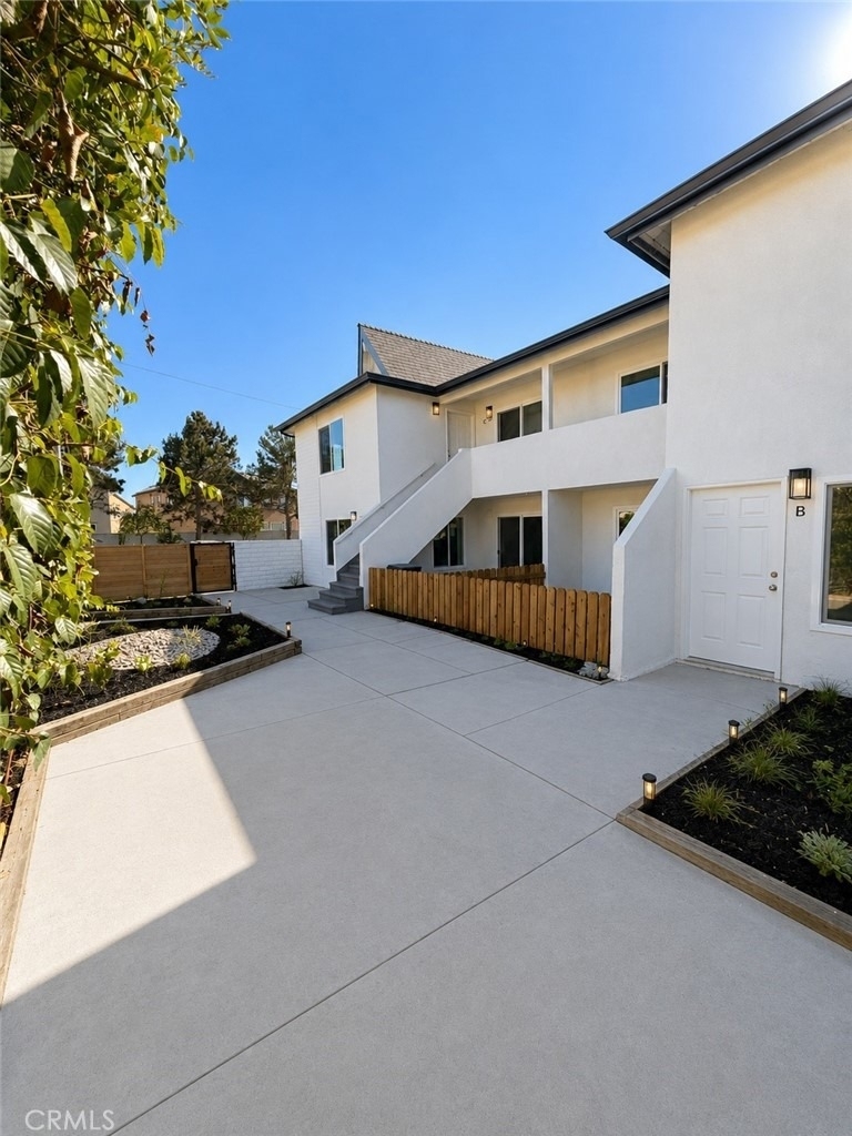 1040 El Camino - Photo 7
