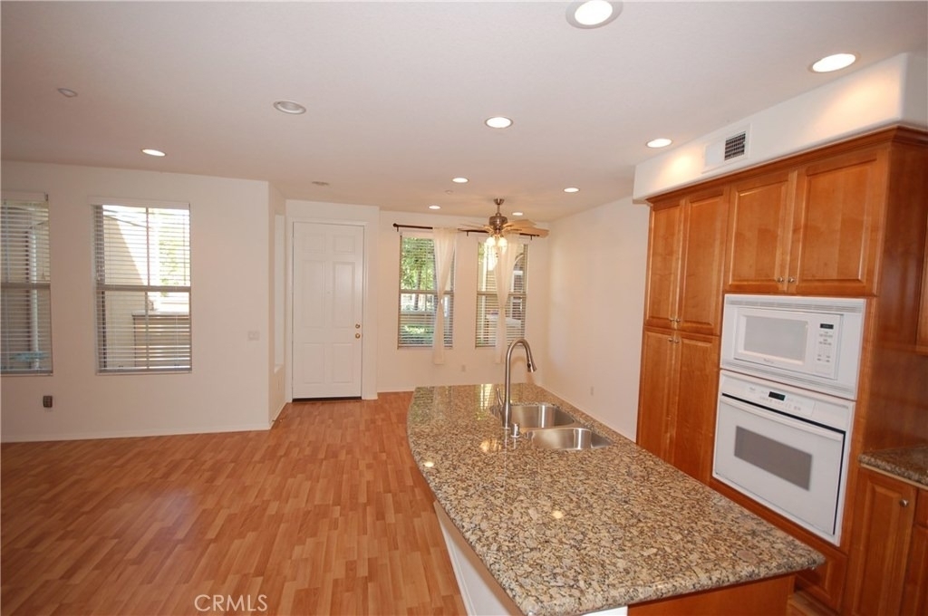 121 Chantilly - Photo 1