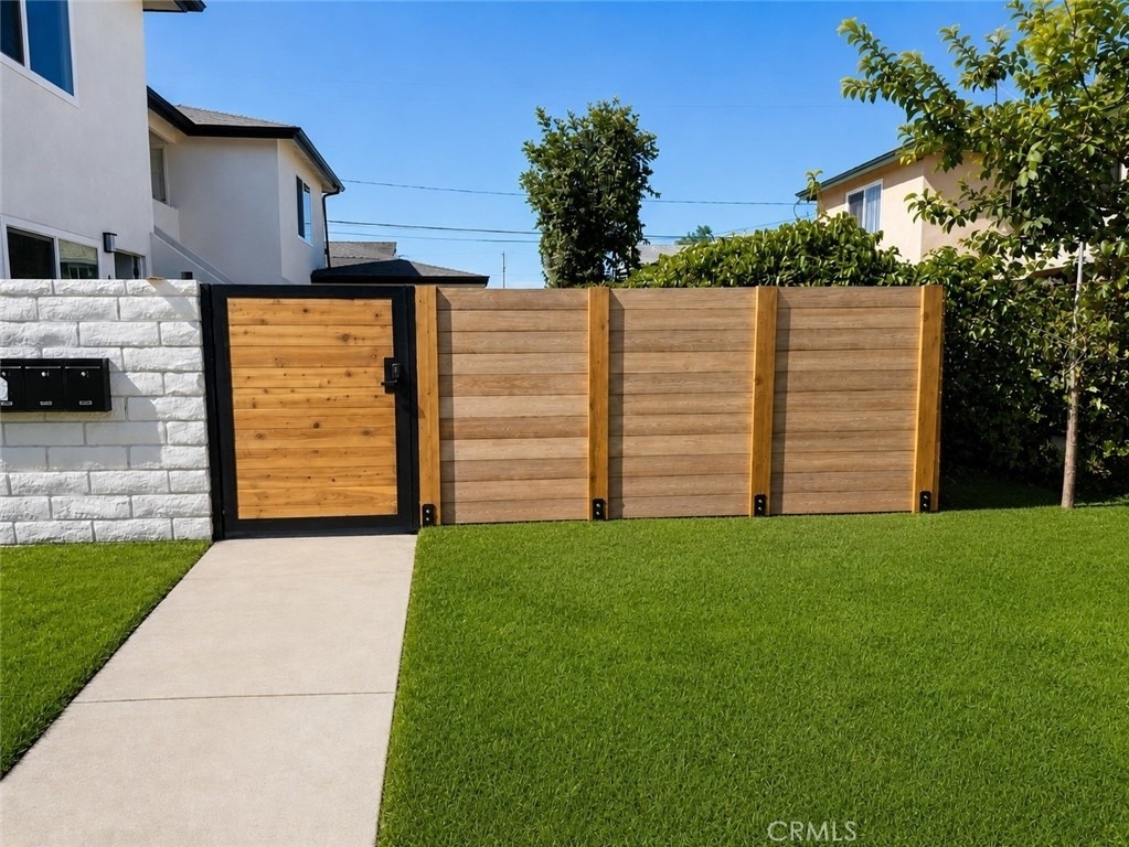 1040 El Camino - Photo 9