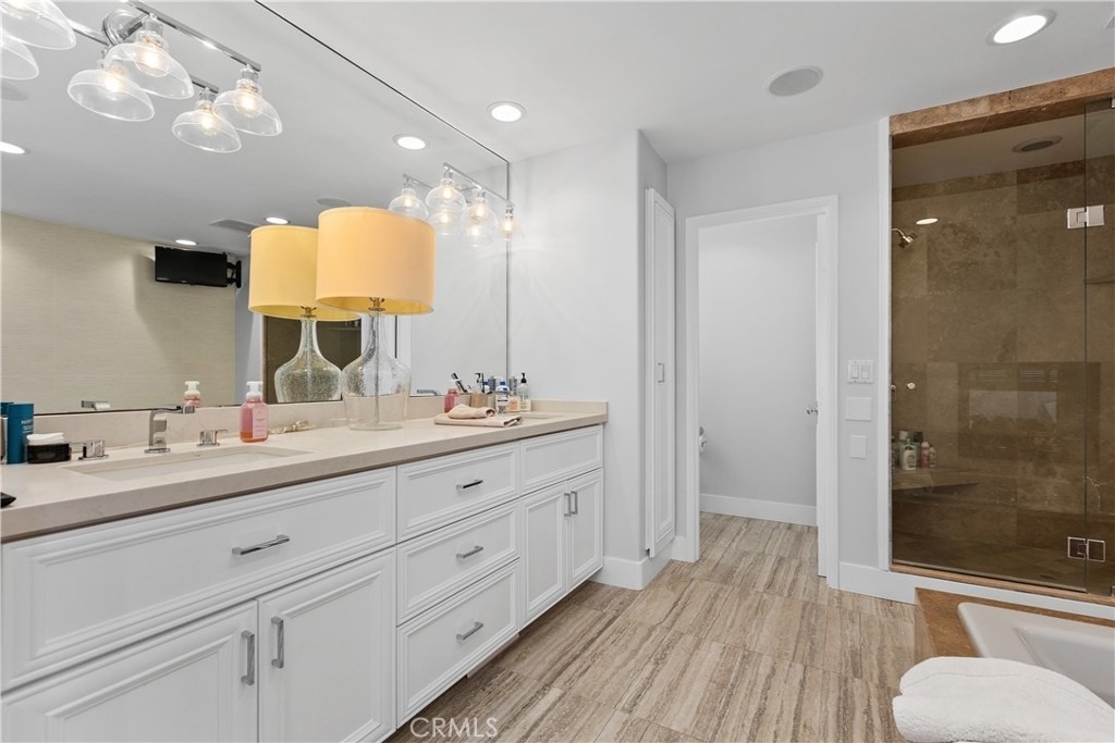 3915 Marcus Avenue - Photo 28