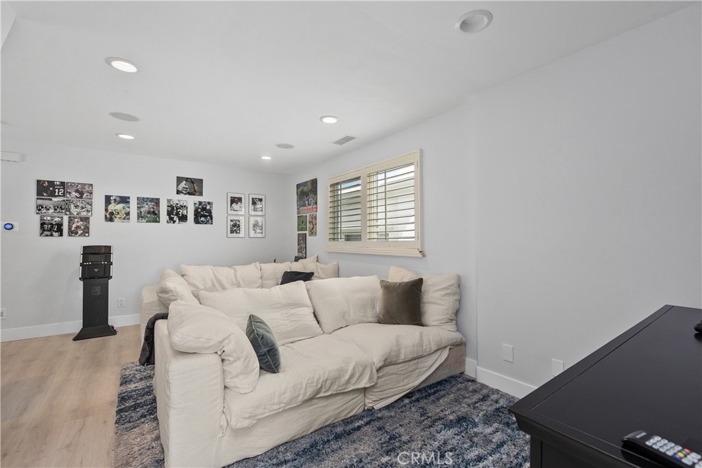 3915 Marcus Avenue - Photo 25