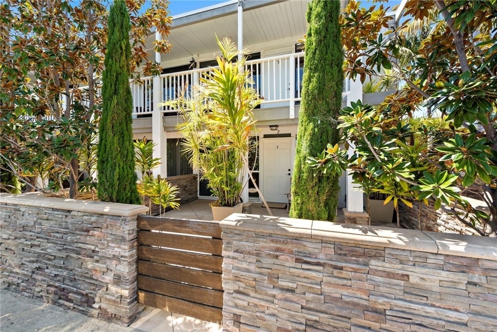 280 Aster Street - Photo 2