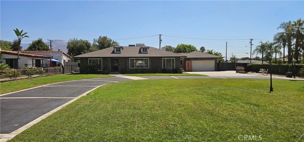 3037 Valencia - Photo 0