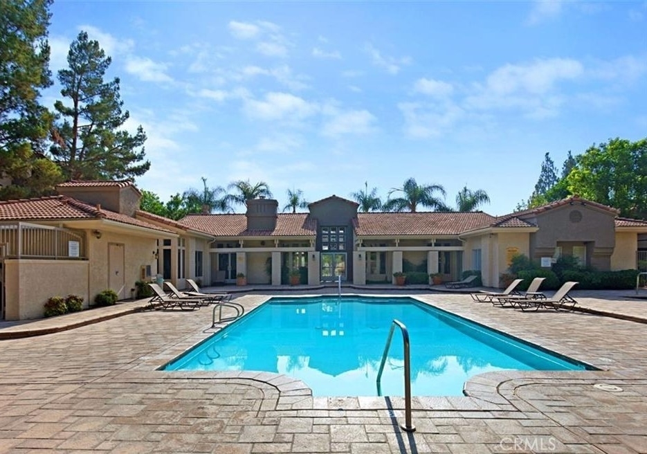 1020 Vista Del Cerro - Photo 4