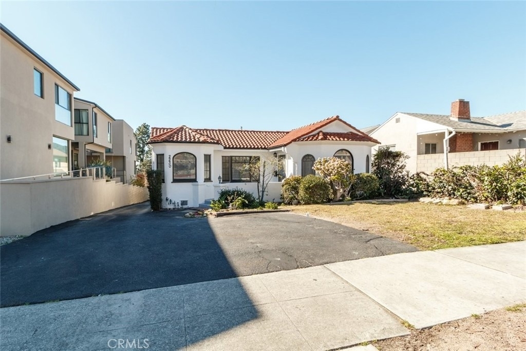 2230 Montrose Avenue - Photo 1