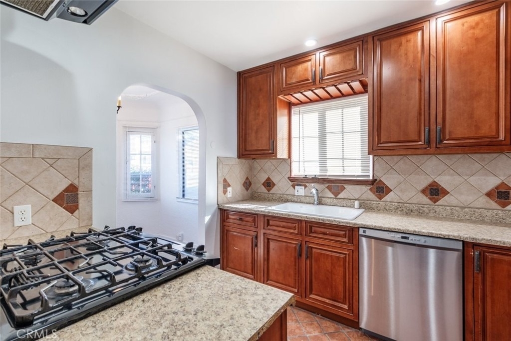 2230 Montrose Avenue - Photo 23