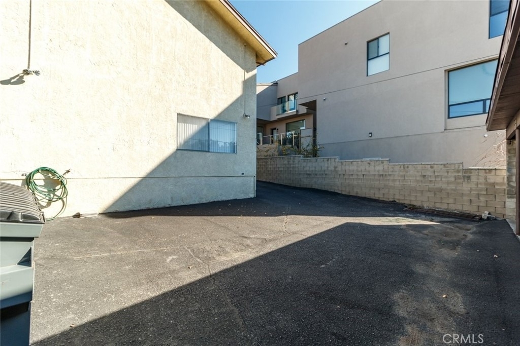 2230 Montrose Avenue - Photo 28
