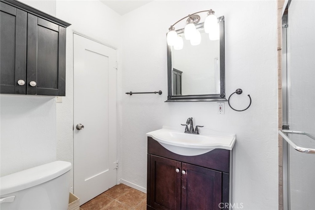 2230 Montrose Avenue - Photo 20