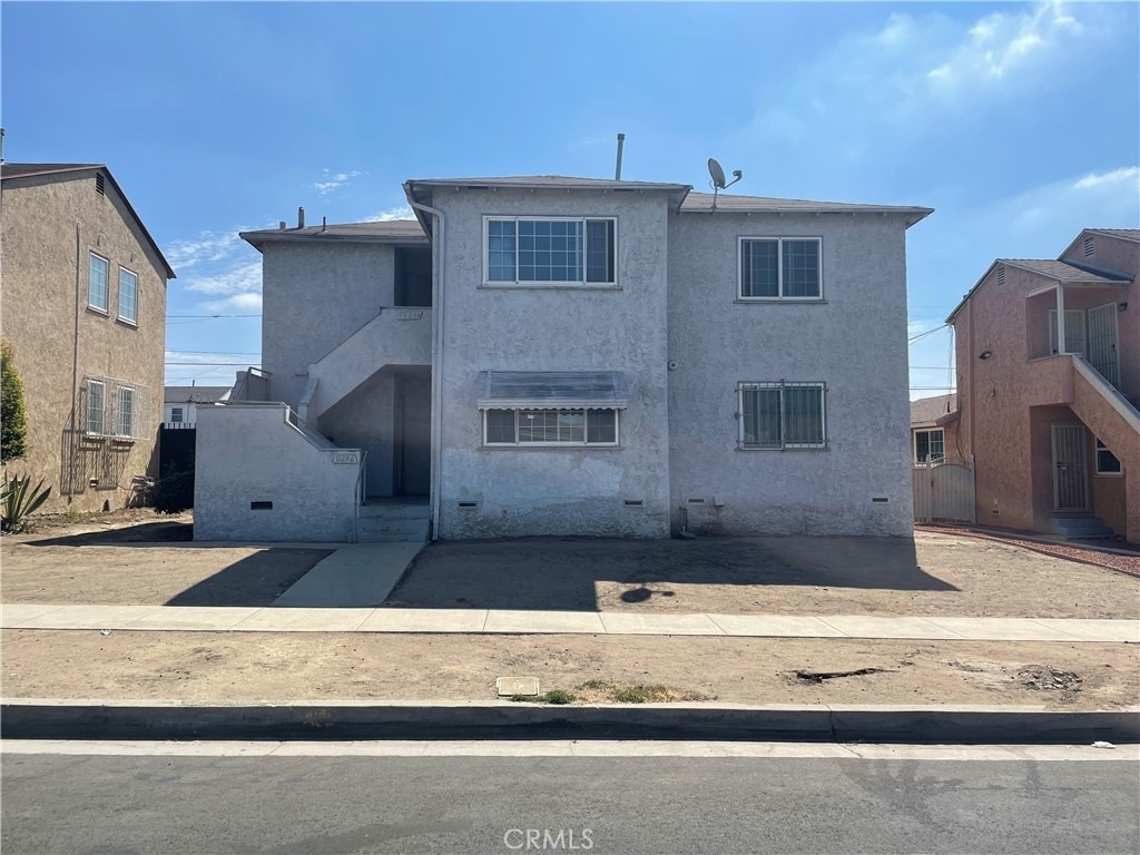 10244 S Van Ness Avenue - Photo 0