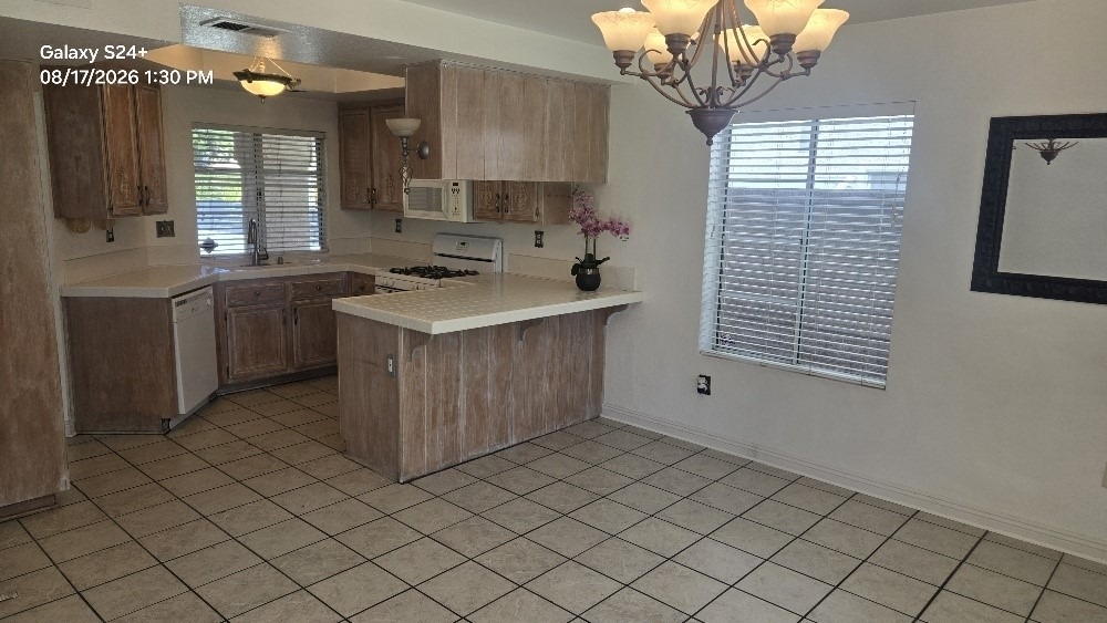 16143 Firestone - Photo 2