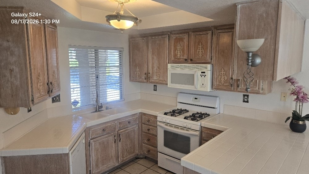 16143 Firestone - Photo 1