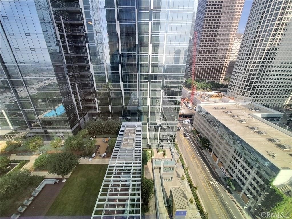 877 Francisco Street - Photo 6