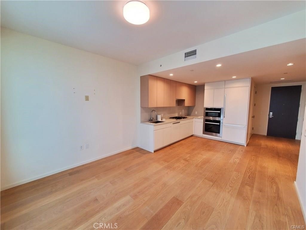 877 Francisco Street - Photo 0