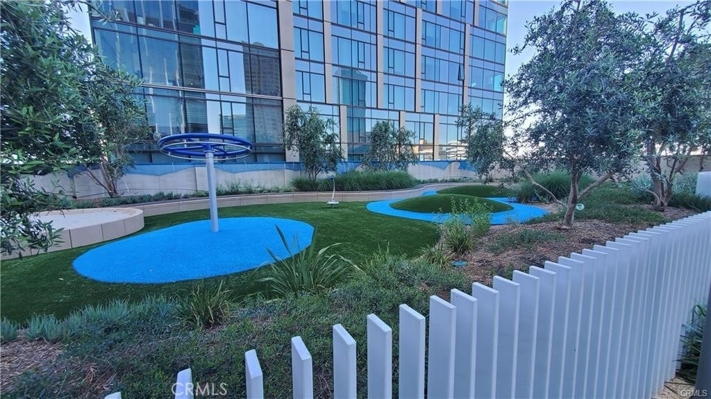 877 Francisco Street - Photo 9