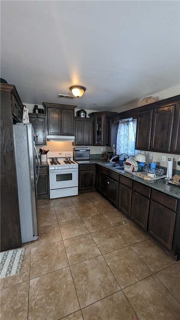 239 E 110th Street - Photo 1