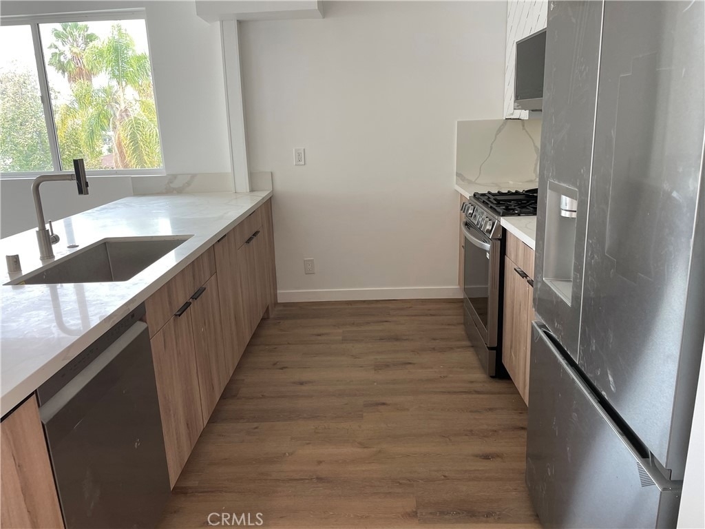 565 N Mariposa - Photo 8