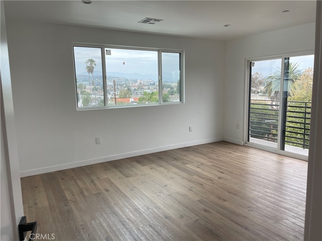 565 N Mariposa - Photo 4